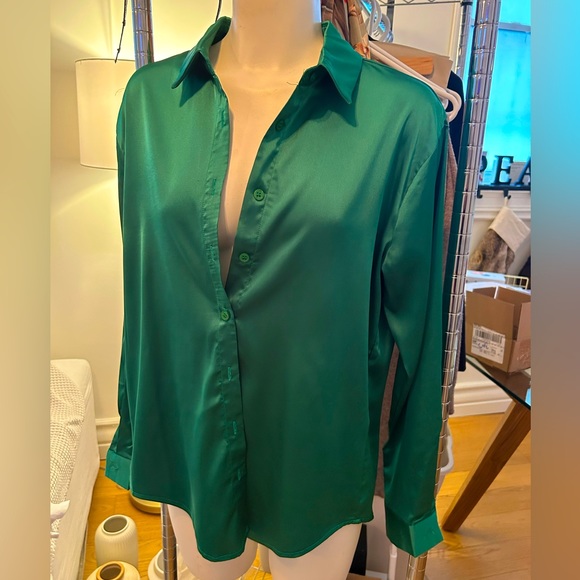 Green silk-like Blouse & Bralette - Picture 1 of 3